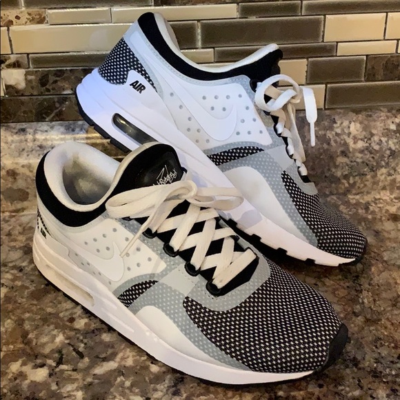 air max zero essential oreo